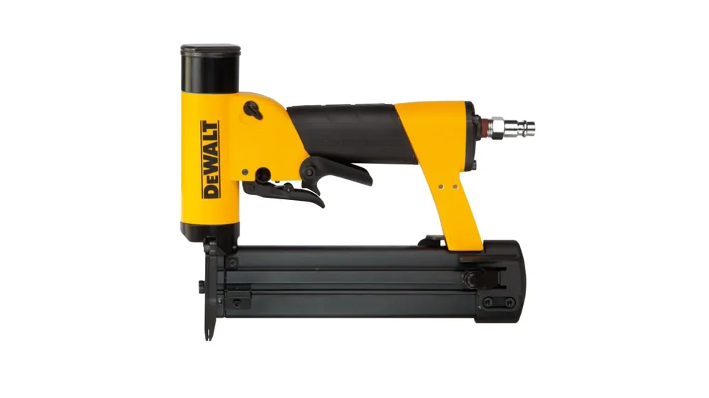Garantía Incluida Grapadora DeWALT