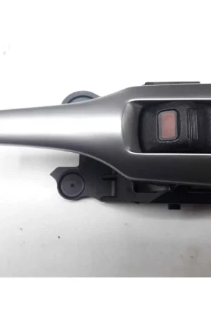 A Buen Precio MANETA INTERIOR TRASERA IZQUIERDA 82318A1